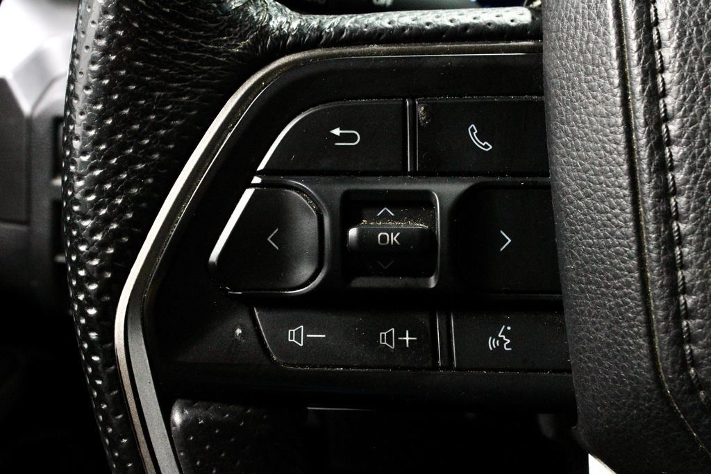 Used 2025 Toyota Tacoma TRD Sport AWD/4WD image 26