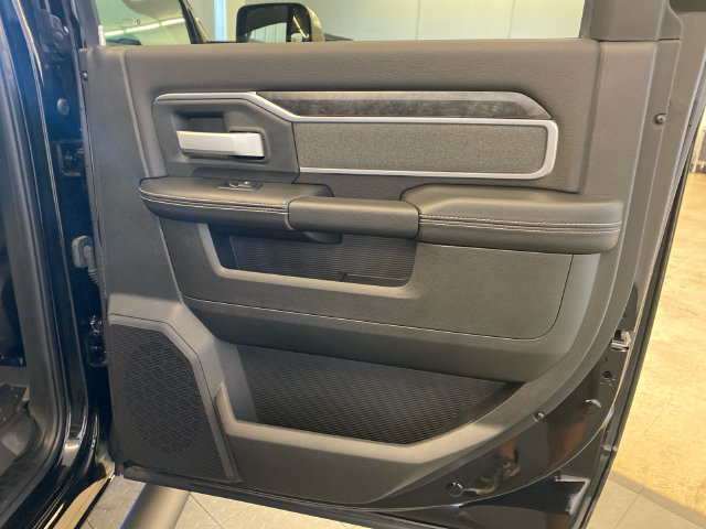 Used 2020 RAM 2500 Big Horn w/ Night Edition AWD/4WD image 44