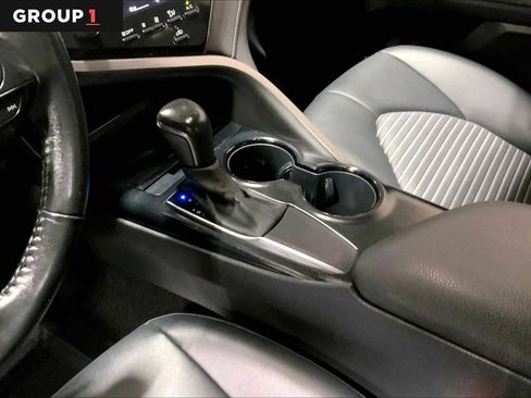 Certified 2020 Toyota Camry SE image 16