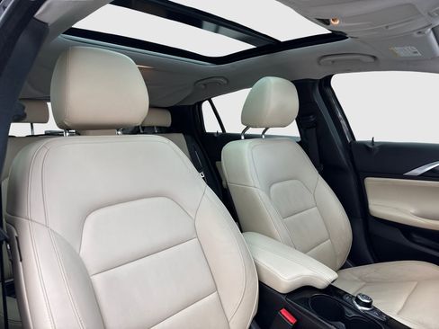 Used 2017 INFINITI QX30 Premium w/ Navigation Package FWD image 41