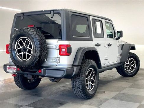 Used 2024 Jeep Wrangler Unlimited Rubicon AWD/4WD image 13