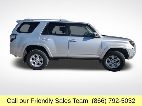 Used 2017 Toyota 4Runner SR5 image 7