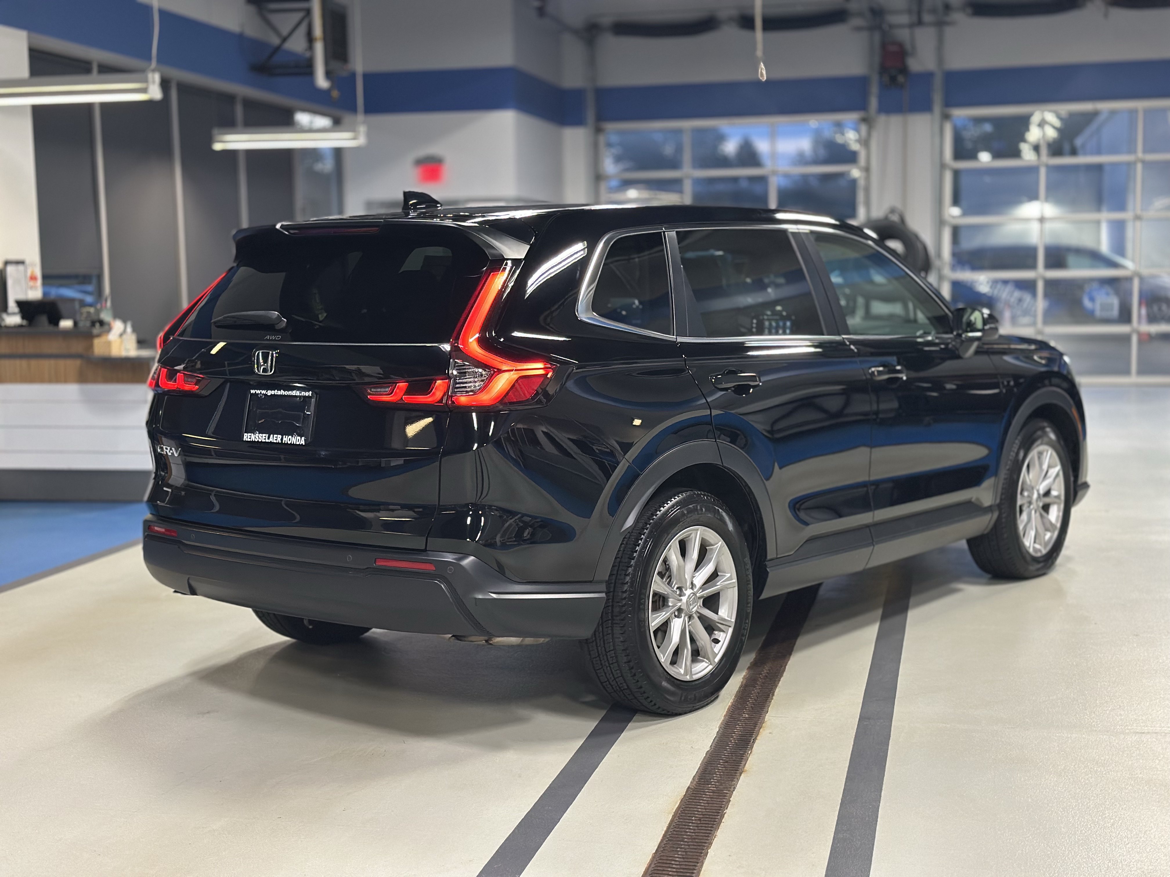Used 2024 Honda CR-V EX-L image 5