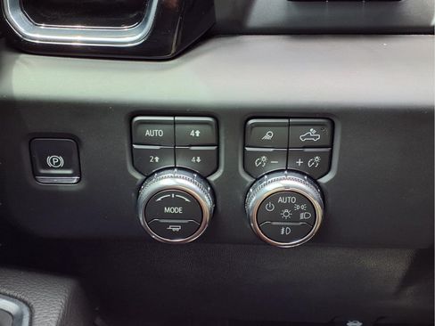 Used 2026 GMC Sierra 1500 Denali w/ Denali Reserve Package AWD/4WD image 16