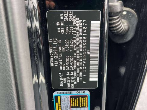 Used 2025 Kia Telluride EX w/ EX Captain's Chair Package AWD/4WD image 20