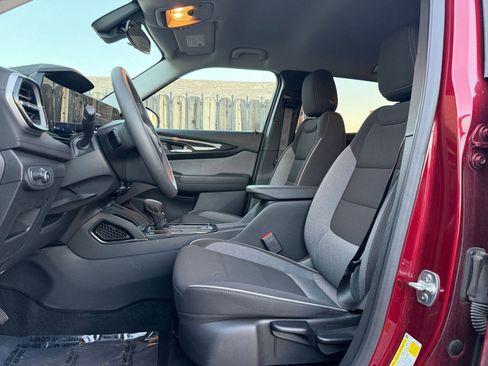 Used 2025 Chevrolet TrailBlazer LT image 24