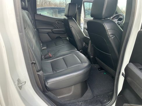 Used 2024 Chevrolet Colorado Trail Boss w/ Technology Package image 25