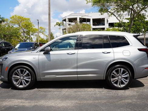 Used 2025 Cadillac XT6 Premium Luxury image 12