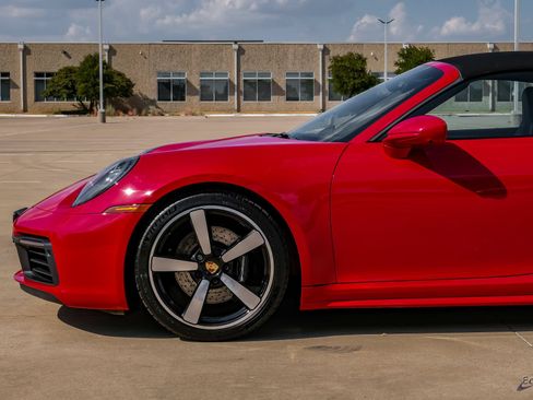Used 2023 Porsche 911 Targa 4S AWD/4WD image 9