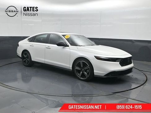 Used 2024 Honda Accord Sport image 4