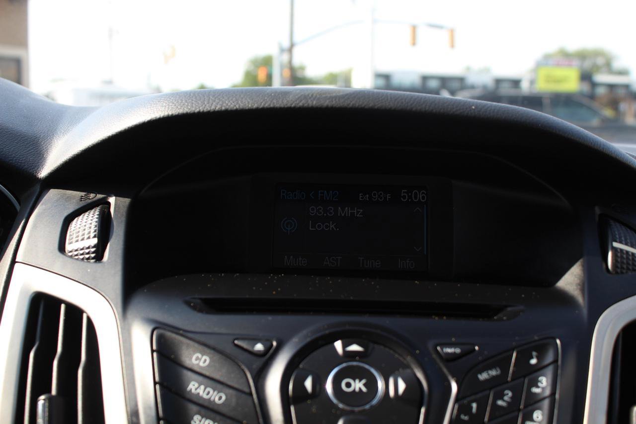 Used 2012 Ford Focus SE FWD image 17