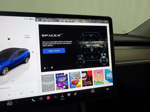 Used 2023 Tesla Model Y Long Range AWD/4WD image 23
