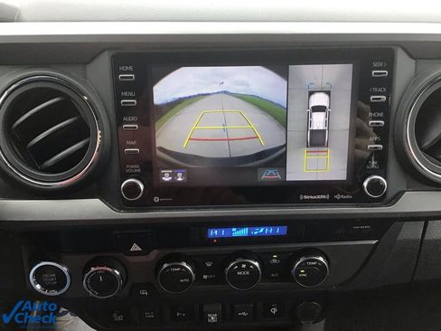 Used 2023 Toyota Tacoma TRD Off-Road image 38