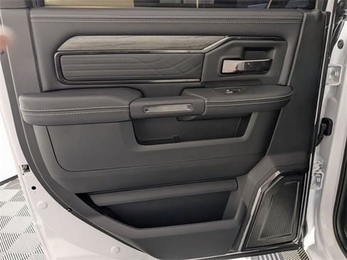 Used 2025 RAM 3500 Limited image 30