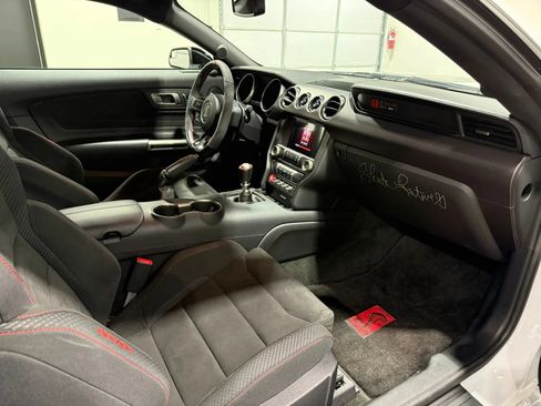 Used 2017 Ford Mustang Shelby GT350R w/ GT350R Equipment Group 920A RWD image 23