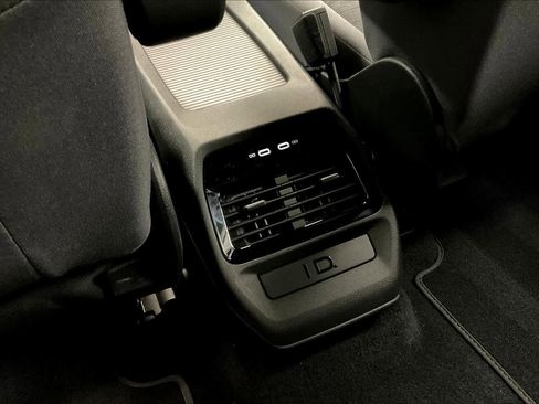 Used 2021 Volkswagen ID.4 Pro image 36