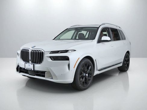 Certified 2026 BMW X7 xDrive40i AWD/4WD image 1