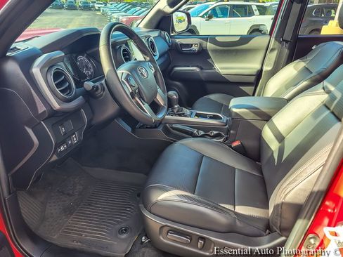 Used 2023 Toyota Tacoma TRD Sport w/ TRD Premium Sport Package AWD/4WD image 9