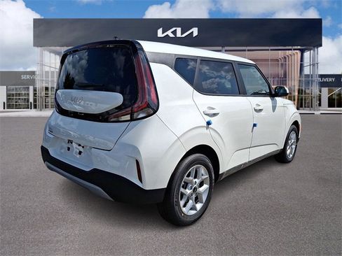 New 2025 Kia Soul LX w/ LX Technology Package image 4