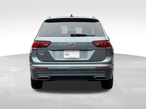 Used 2021 Volkswagen Tiguan SE w/ Panoramic Sunroof Package image 4