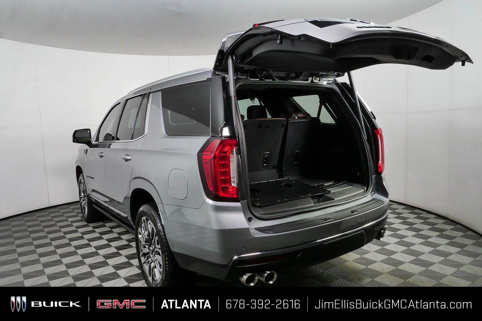 Certified 2023 GMC Yukon Denali Ultimate w/ LPO, Floor Liner Package AWD/4WD image 34