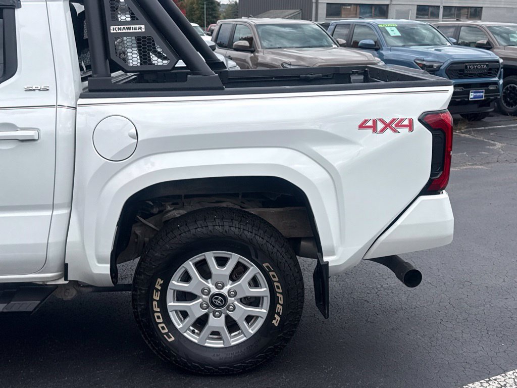 Certified 2024 Toyota Tacoma SR5 AWD/4WD image 4