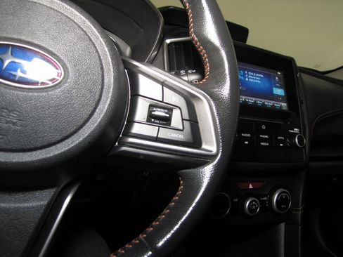 Used 2022 Subaru Crosstrek 2.0i Premium w/ Popular Package #3 image 6