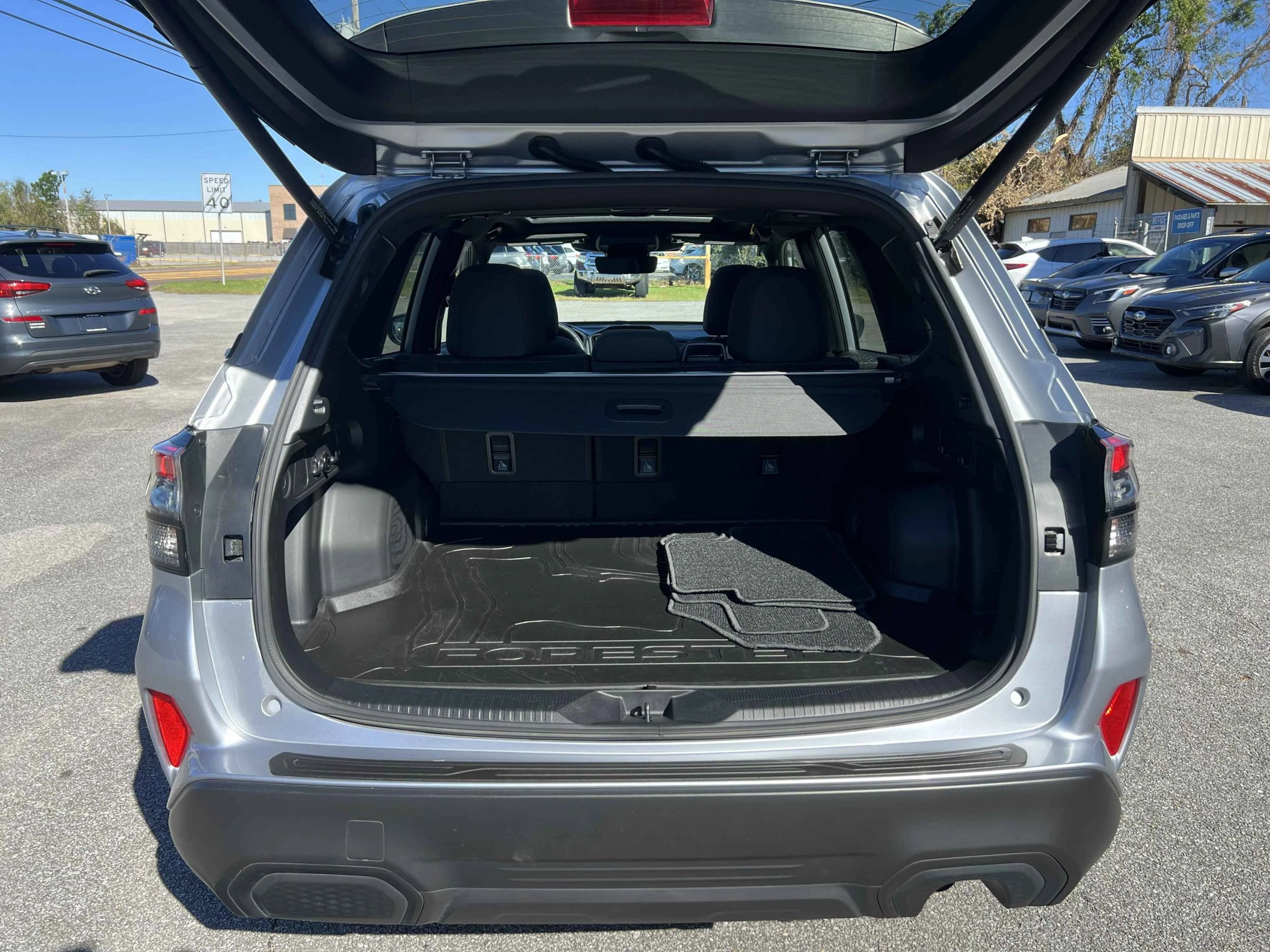 Used 2025 Subaru Forester Premium w/ Convenience Package #2 AWD/4WD image 19