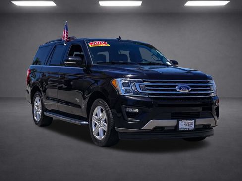 Used 2019 Ford Expedition XLT w/ Equipment Group 202A AWD/4WD image 2