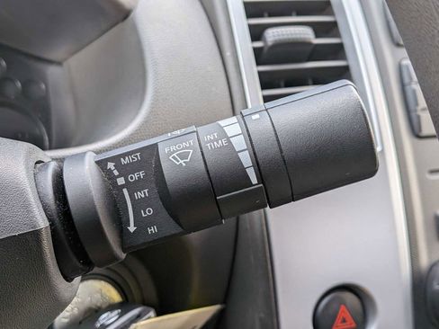 Used 2011 Nissan Frontier SV AWD/4WD image 19