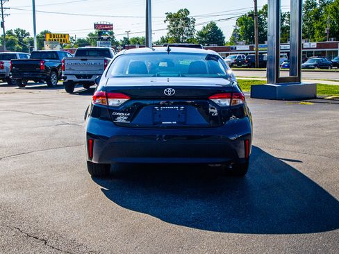 Used 2025 Toyota Corolla LE FWD image 6