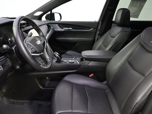 Certified 2025 Cadillac XT5 Premium Luxury image 13