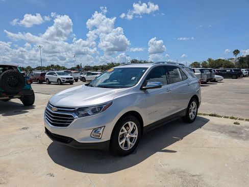 Used 2018 Chevrolet Equinox Premier FWD image 4