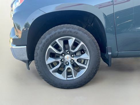 Used 2025 Chevrolet Silverado 1500 LT AWD/4WD image 31