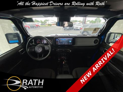 Used 2024 Jeep Gladiator Overland AWD/4WD image 17