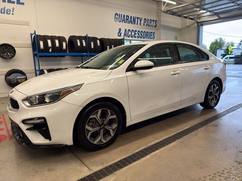 Used 2021 Kia Forte LXS image 4