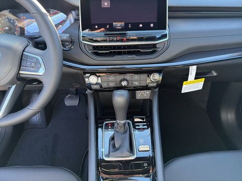 New 2026 Jeep Compass Latitude AWD/4WD image 38