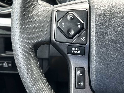 Used 2019 Toyota Tacoma TRD Off-Road AWD/4WD image 15
