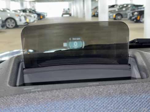 Used 2025 MINI Cooper 4-Door Hardtop FWD image 23