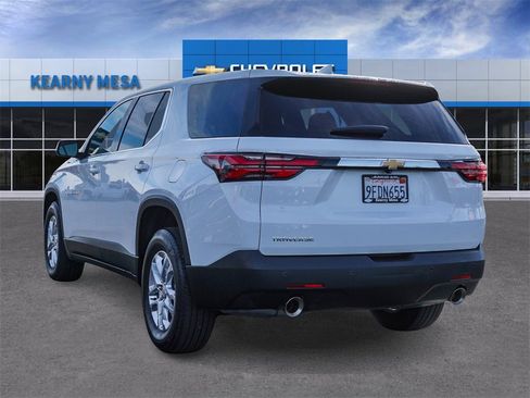 Used 2023 Chevrolet Traverse LS w/ Safety Package image 4