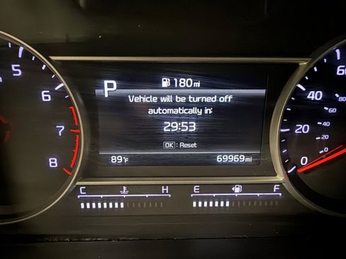 Used 2022 Kia Sorento S w/ Panoramic Sunroof Package FWD image 11