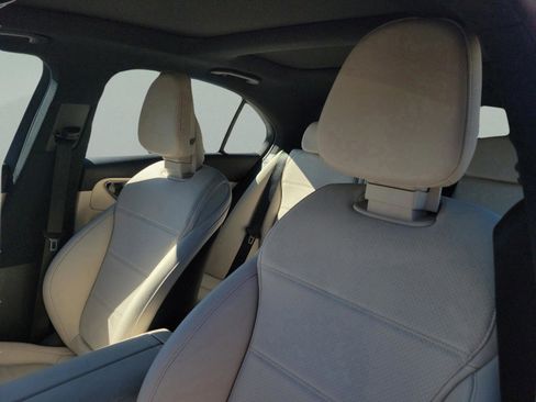 Used 2025 Mercedes-Benz C 300 Sedan image 7