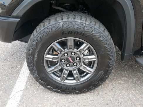 Used 2024 GMC Sierra 1500 AT4X AWD/4WD image 8