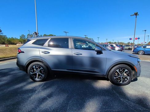 Used 2024 Kia Sportage EX image 3