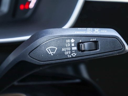 Used 2025 Audi Q3 2.0T Premium w/ Convenience Package image 33