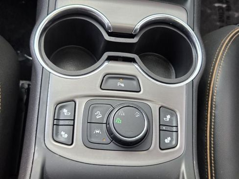 Used 2022 GMC Terrain AT4 w/ Tech Package AWD/4WD image 22
