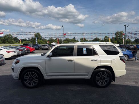 Used 2018 Toyota 4Runner Limited AWD/4WD image 8