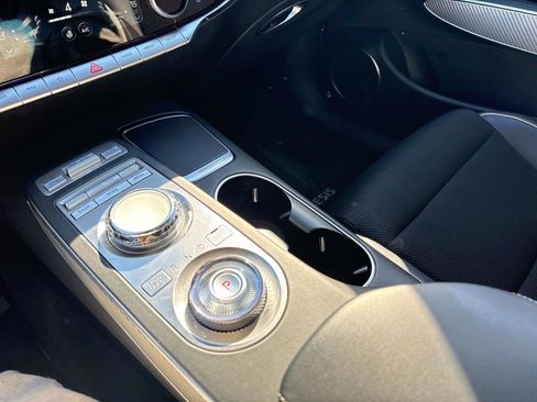 Used 2024 Genesis GV70 3.5T Sport image 28