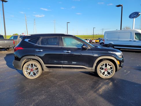 Used 2022 Kia Seltos SX w/ Sunroof Package image 2