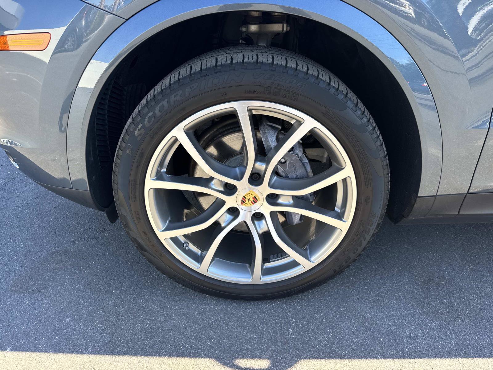 Used 2019 Porsche Cayenne AWD/4WD image 10